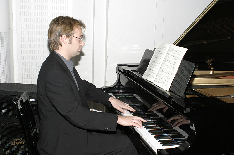 Matthias Ettrich sto for kveldens musikalske bidrag.